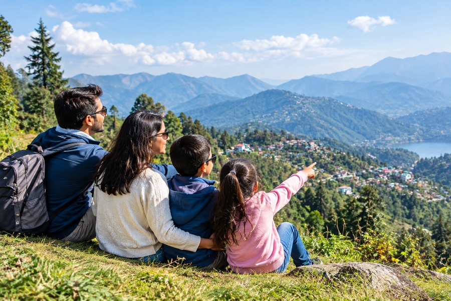 Best Family Hill Station Getaways in India: Scenic Destinations, Activities and Travel Tips